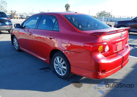 2010 Toyota Corolla S z USA, uszkodzony, nr VIN 2T1BU4EE3AC435191